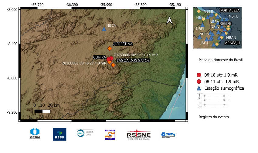 As bolas em vermelho indicam os epicentros e as magnitudes preliminares dos eventos registrados.